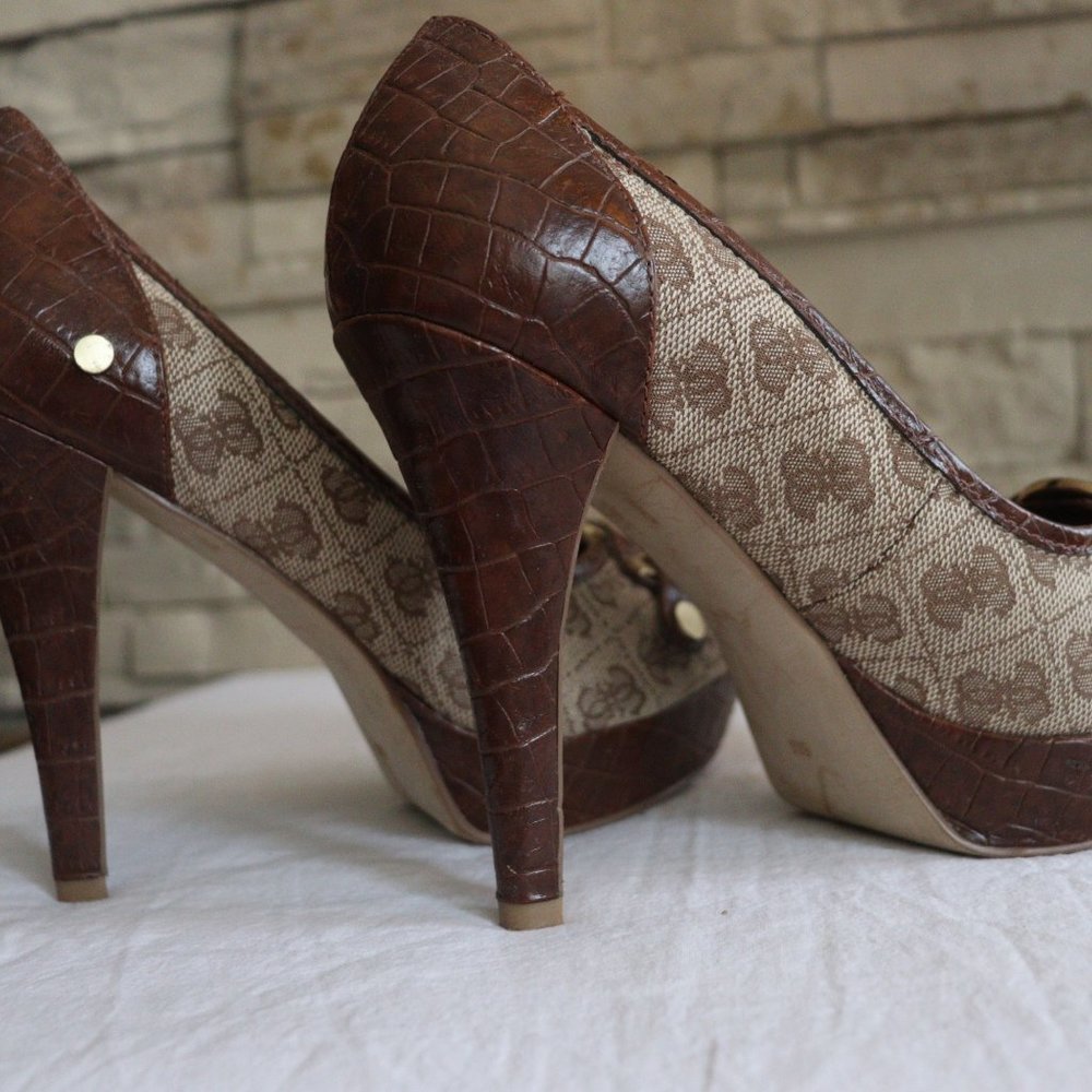 Guess Pumps - Picture 6 of 8